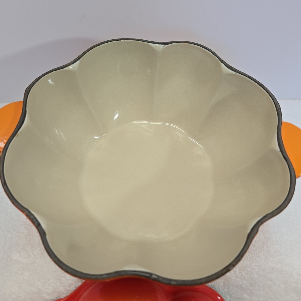 Vtg LE CREUSET Orange Cast Iron Enamel Dutch Oven Pumpkin 2QT 1.9L Cocotte EUC! - Picture 4 of 16